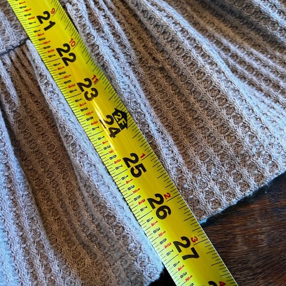 Umgee M Boho Waffle Knit Blouse With Floral Bell Sleeves & Tiered Hem - Picture 5 of 8